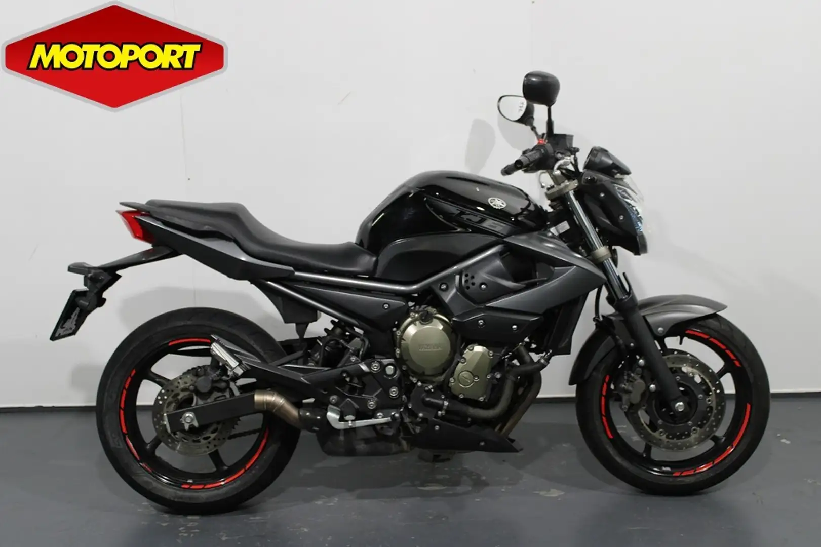 Yamaha XJ 6 Zwart - 1