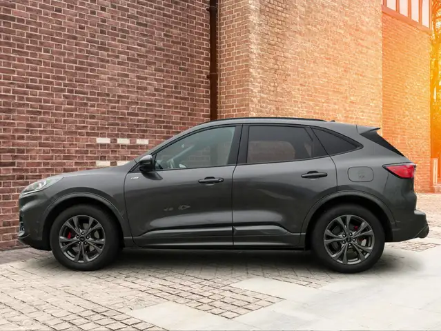 Ford Kuga view 3