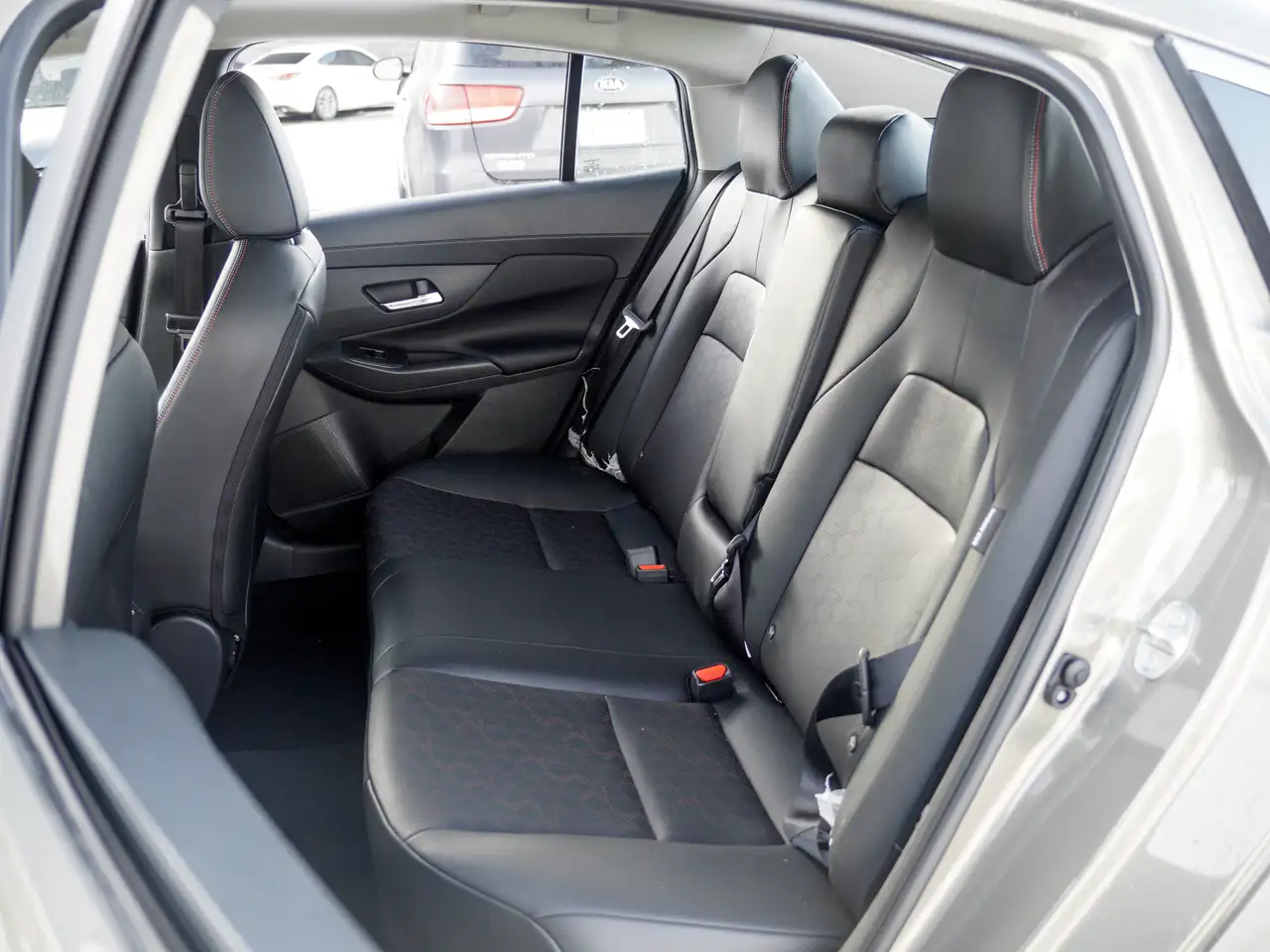 Nissan Sentra снимка Nissan Sentra