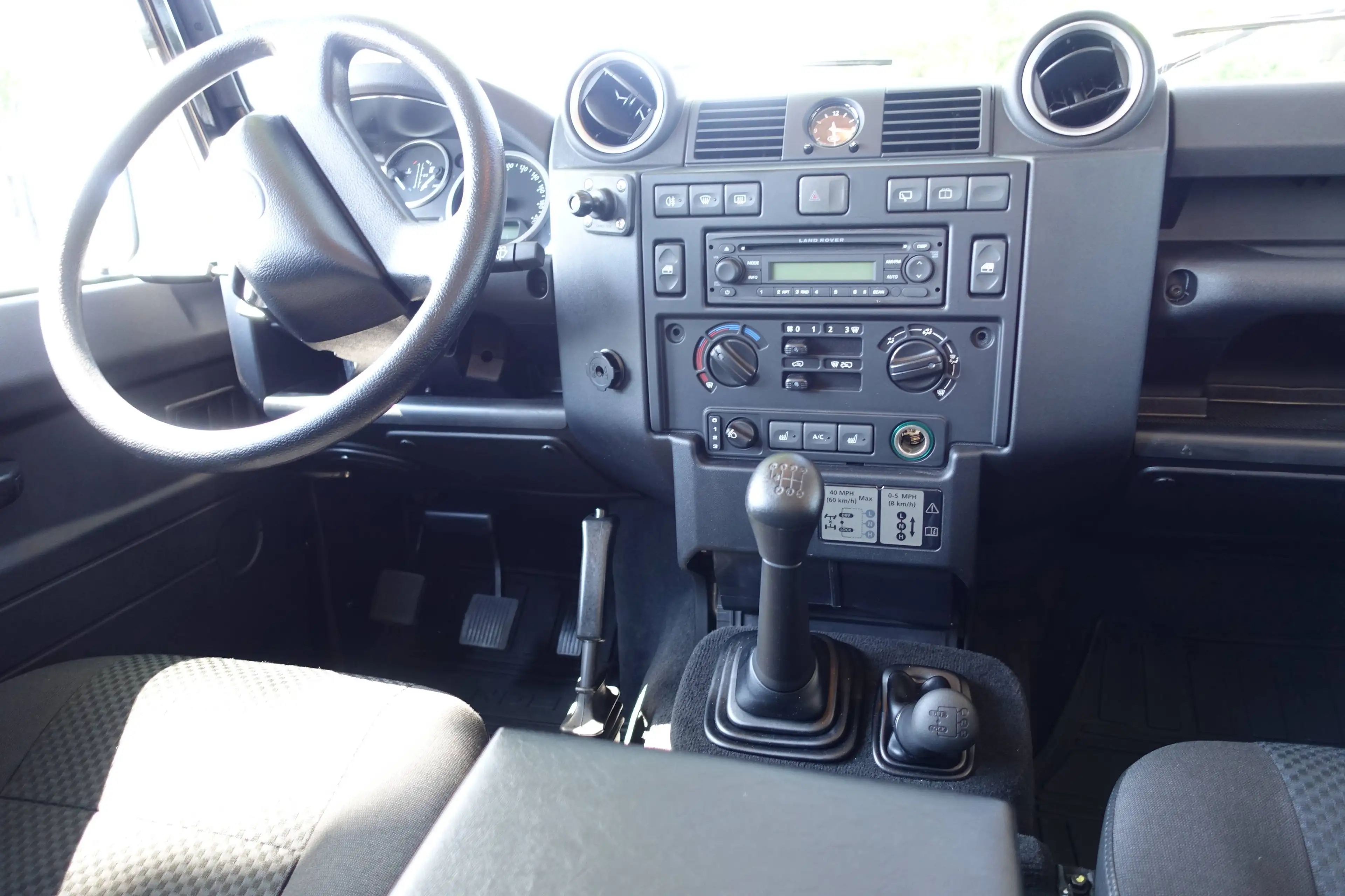 Land Rover Defender 110 E Station W. TD4 UNIKAT ORIGINAL *7.500KM !!! — photo 5