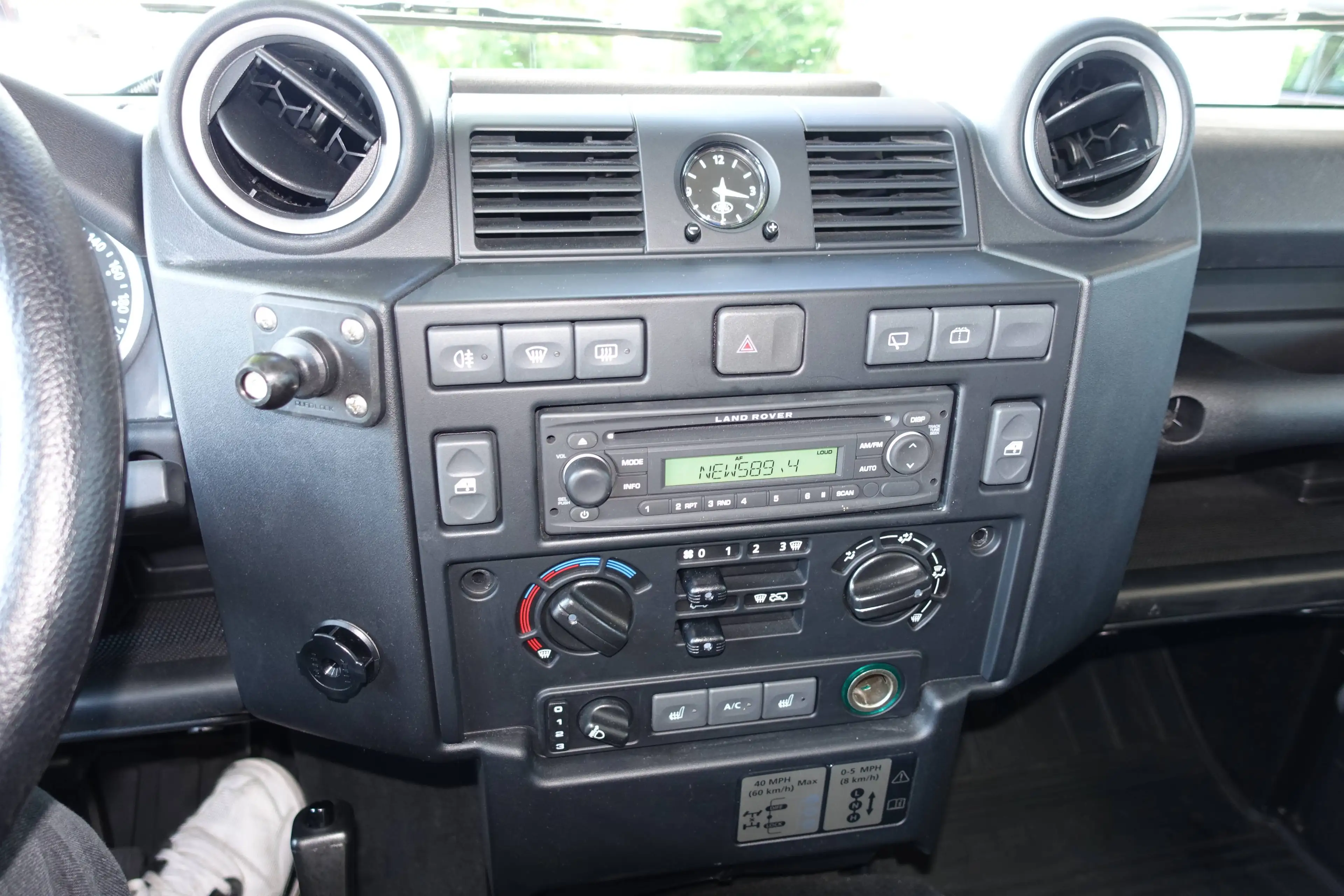 Land Rover Defender 110 E Station W. TD4 UNIKAT ORIGINAL *7.500KM !!! — photo 8