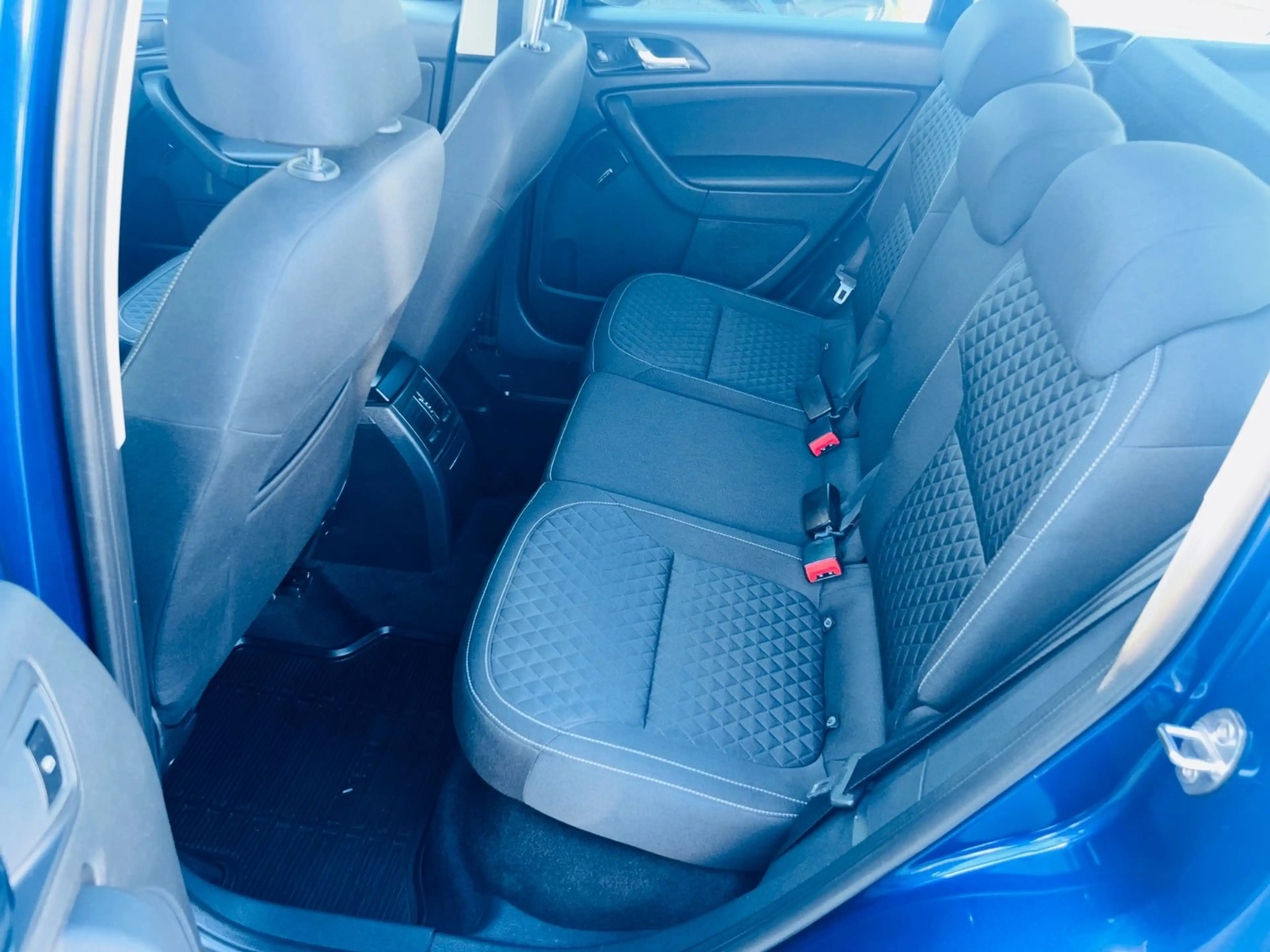 Skoda Yeti Drive DSG 4x4 NAVI,Allwetterreifen,AHK,TÜV — photo 14