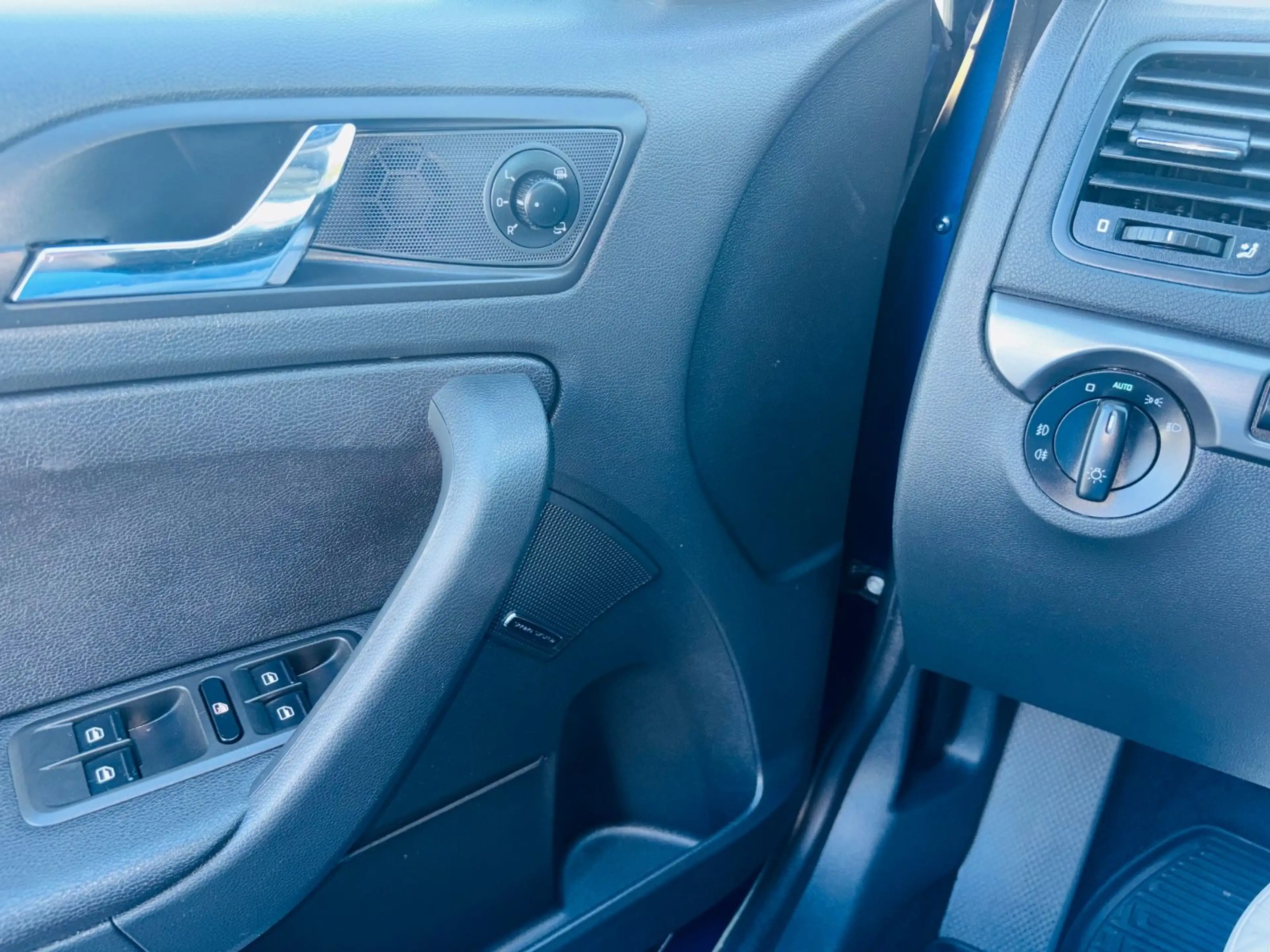Skoda Yeti Drive DSG 4x4 NAVI,Allwetterreifen,AHK,TÜV — photo 9