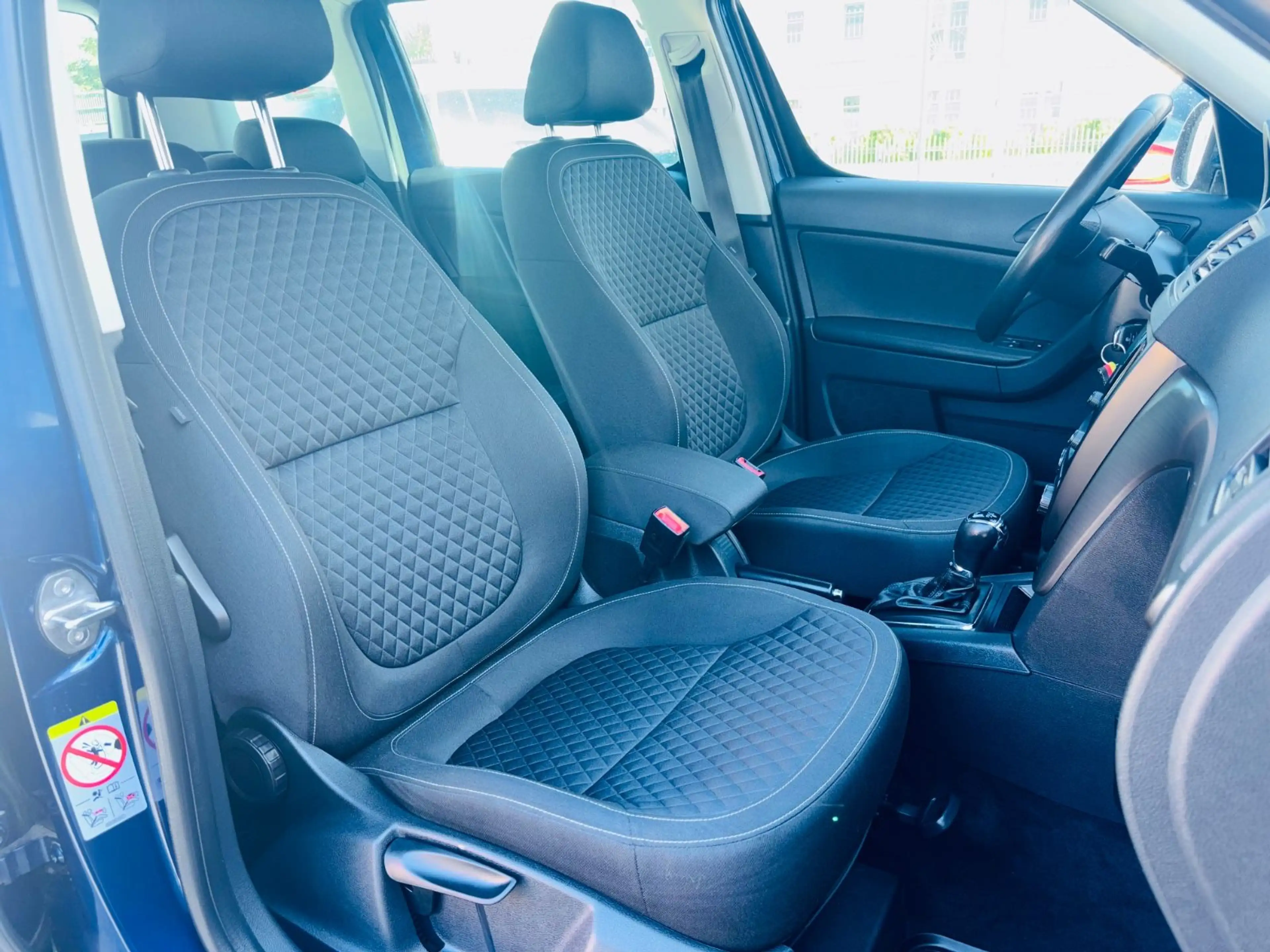 Skoda Yeti Drive DSG 4x4 NAVI,Allwetterreifen,AHK,TÜV — photo 13