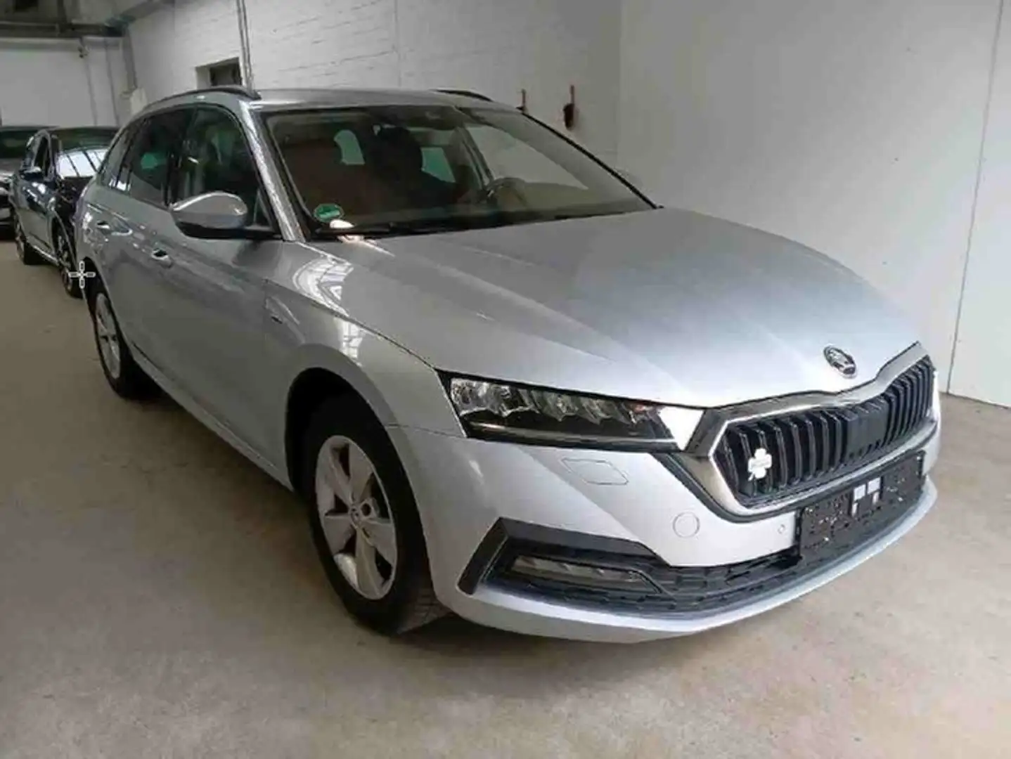 Skoda Octavia Combi 2.0 TDI DSG Clever Navi, ACC Argent - 2