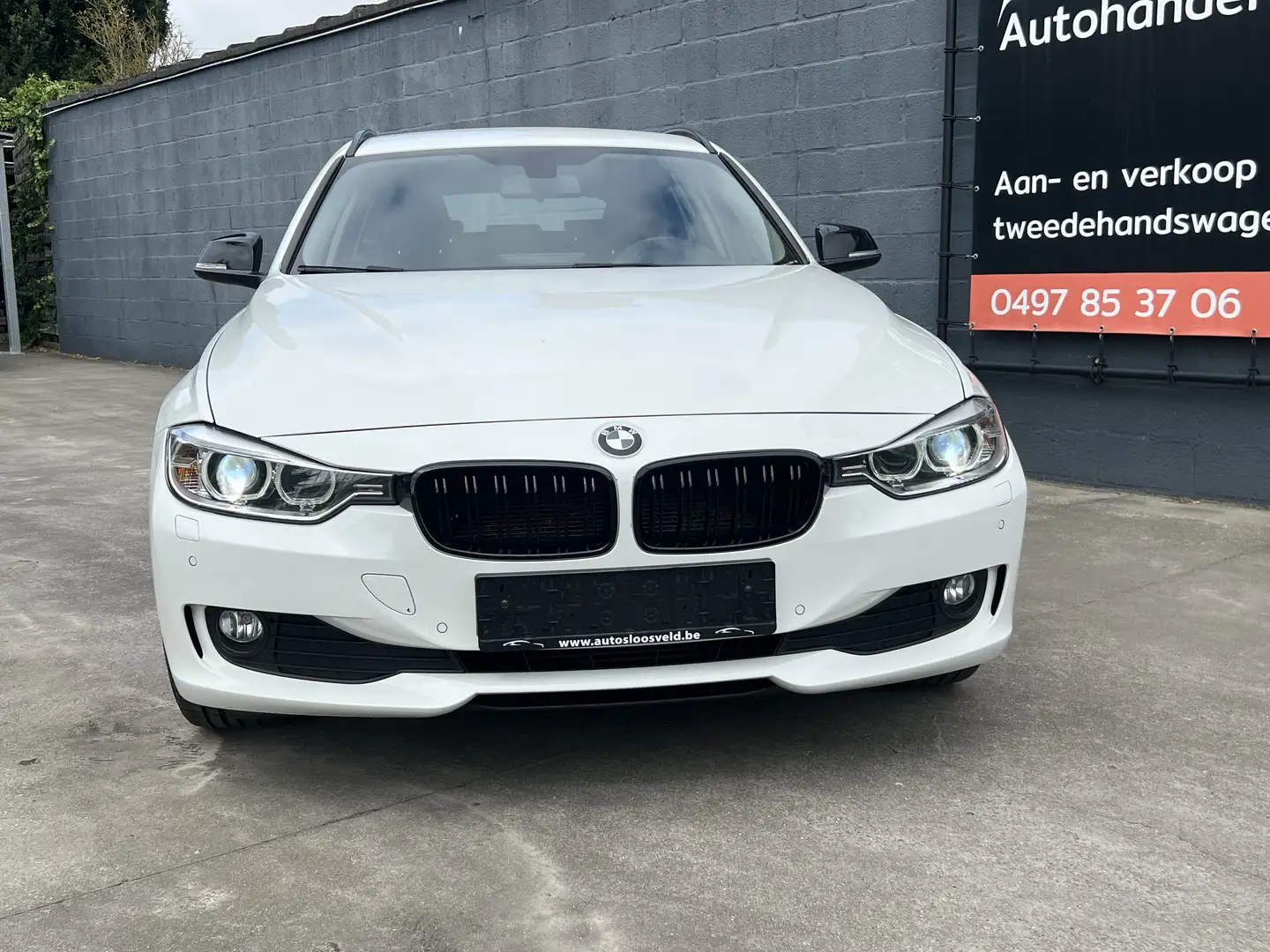 BMW 320 d Touring Automaat Euro 5 / 184 PK / NAVI / PDC Wit - 2