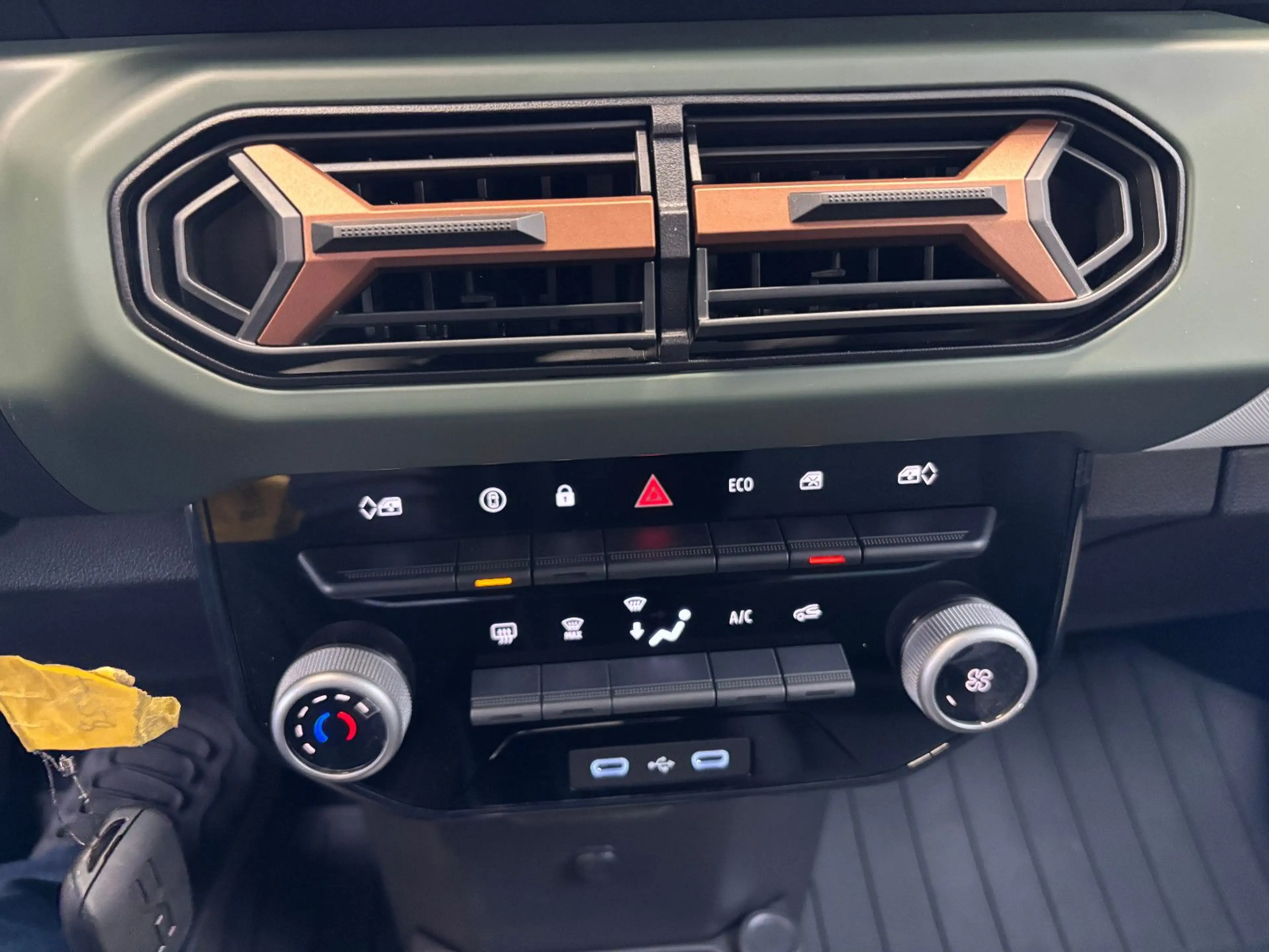 Dacia Spring Electric Extreme — photo 12