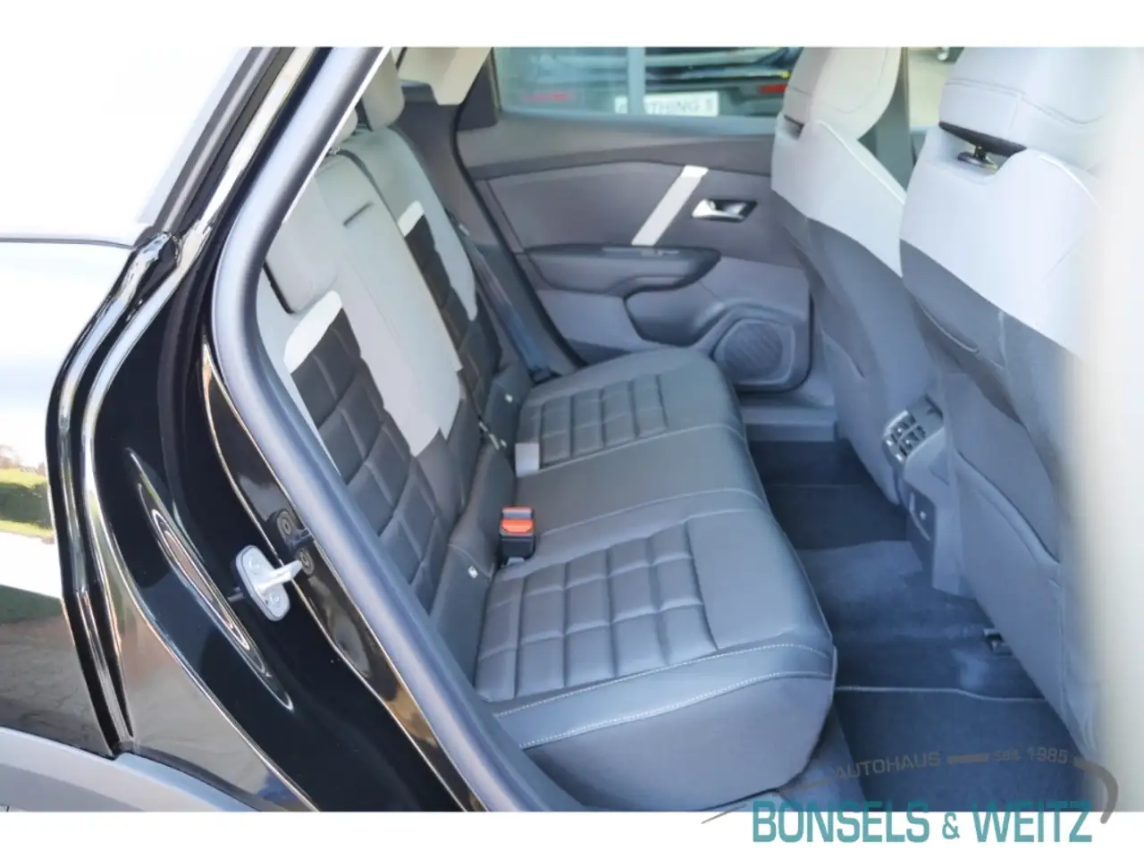 Citroen C4 HYBRID 145 DOPPELKUPPLUNG 6-GANG MAX El. Panodach 7