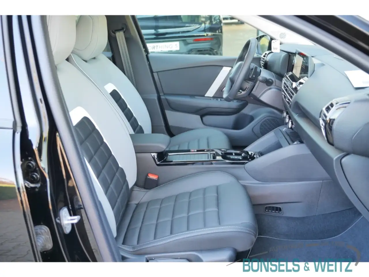 Citroen C4 HYBRID 145 DOPPELKUPPLUNG 6-GANG MAX El. Panodach 6