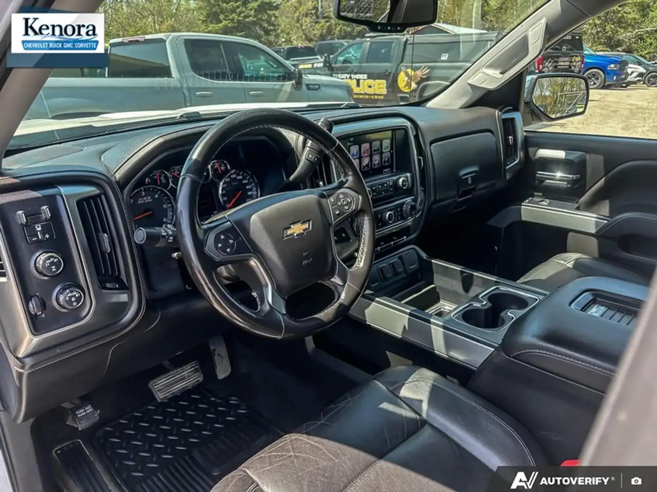 Chevrolet Silverado 1500 снимка Chevrolet Silverado 1500