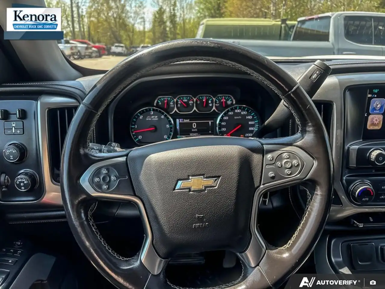 Chevrolet Silverado 1500 снимка Chevrolet Silverado 1500
