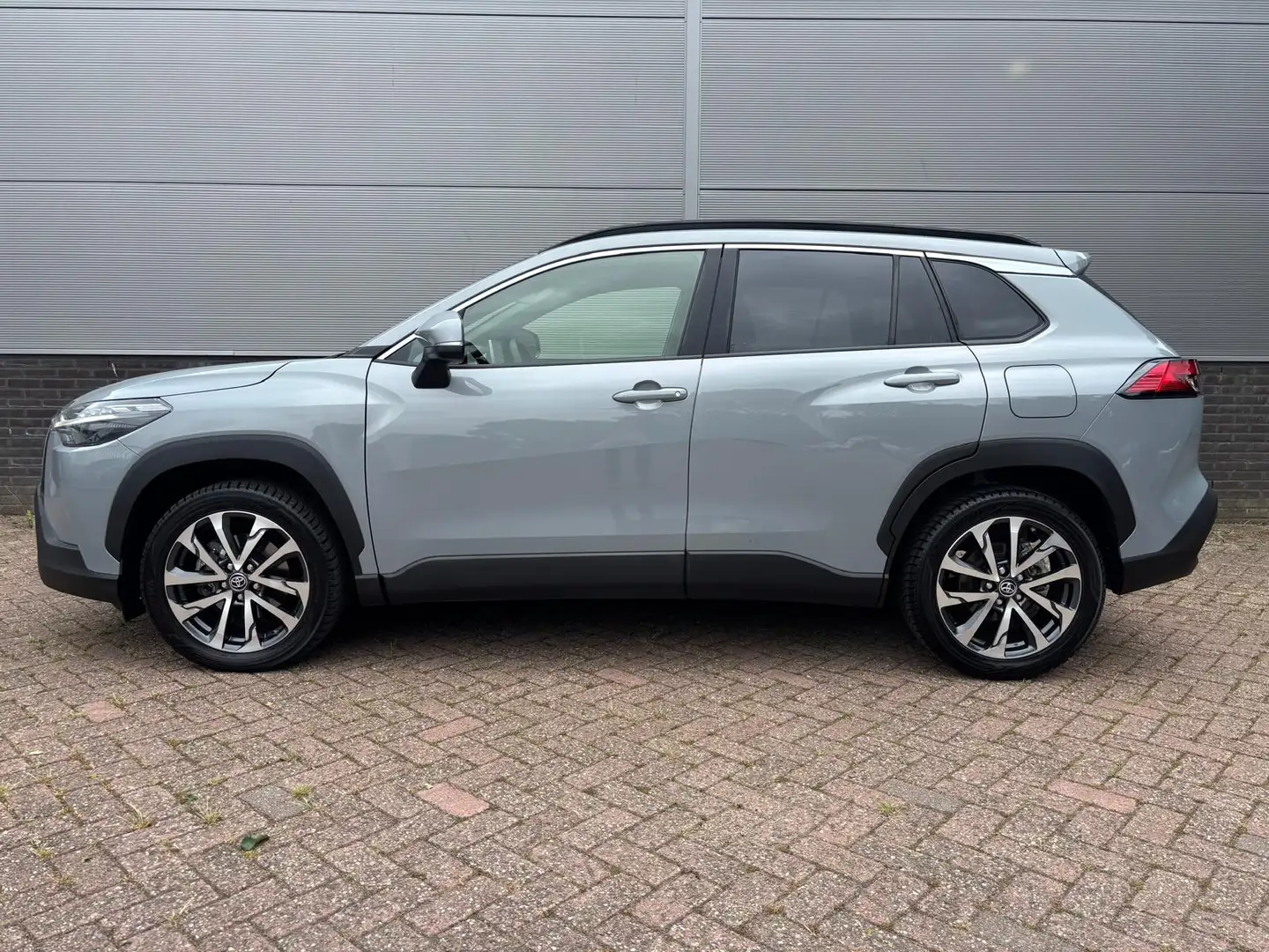 Toyota Corolla Cross Hybrid 140 Dynamic Trekhaak Grijs - 2