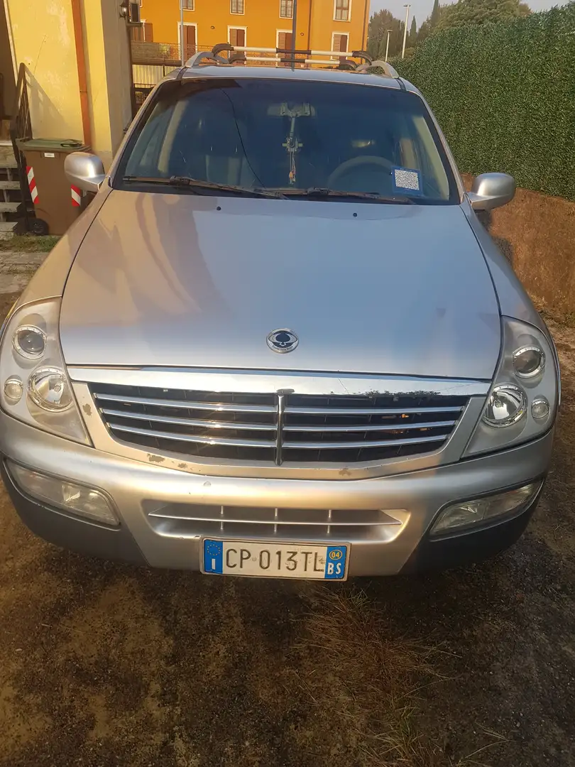 SsangYong Rexton Rexton 2.7 xdi Plus1 Plateado - 1