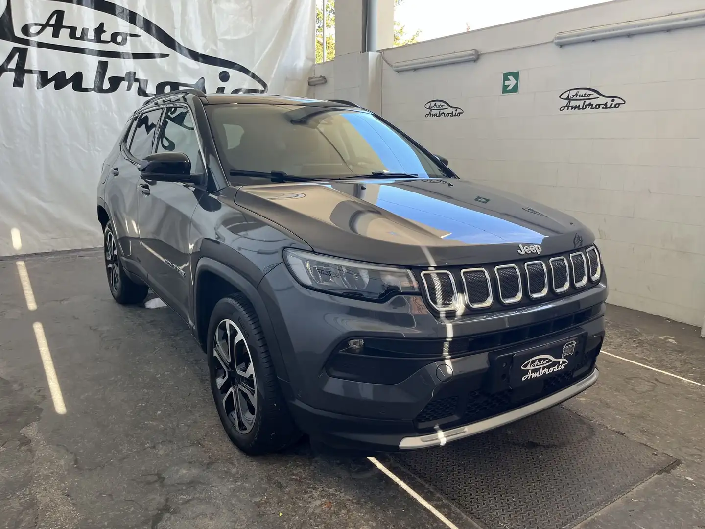Jeep Compass Compass 1.6 Multijet II 2WD Limited TUA DA 279,00 Gris - 2