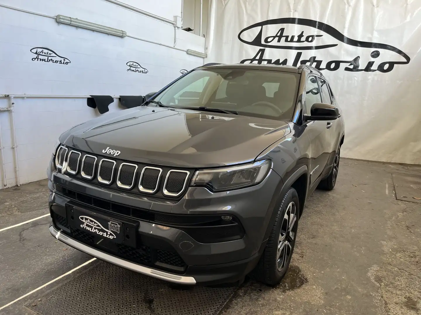 Jeep Compass Compass 1.6 Multijet II 2WD Limited TUA DA 279,00 Gris - 1