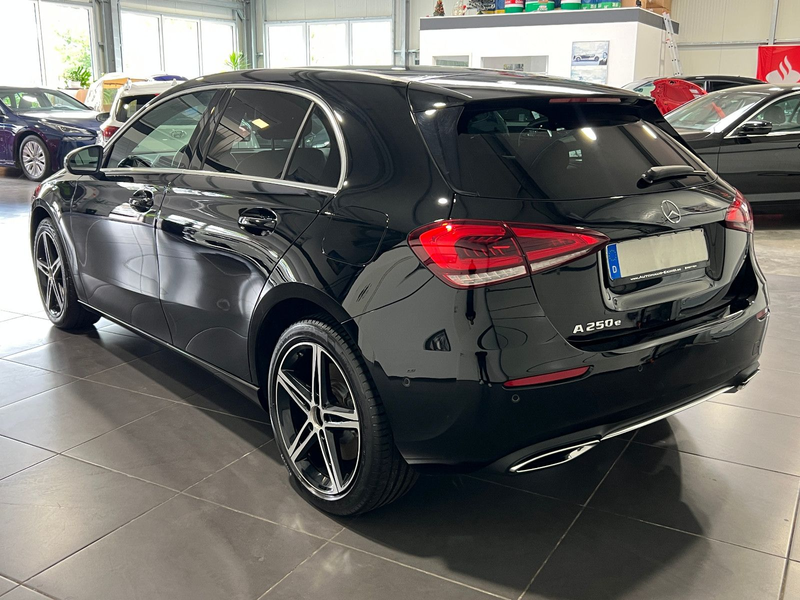 Mercedes-Benz A 250 e Automatik **Navi*LED*SHZ*PDC*Temp** — photo 3