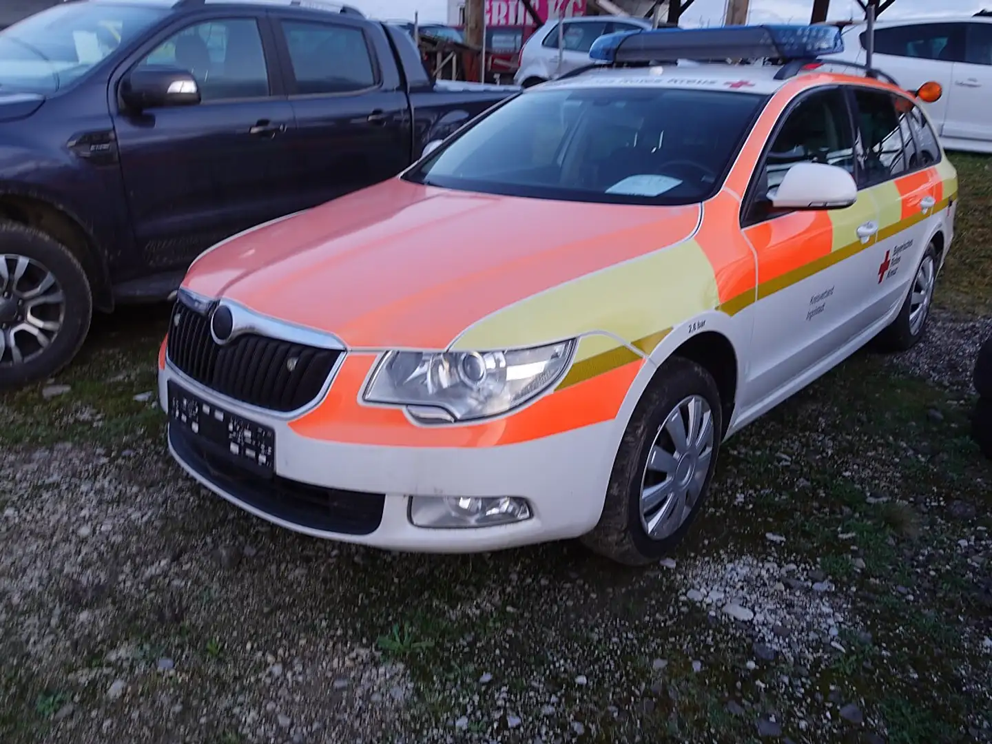 Skoda Superb Combi 4x4  2,0 TDI Weiß - 2