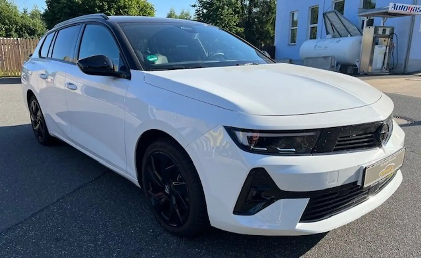 Opel Astra Sports Tourer 1.2 Turbo GS"Alu,Navi,SHZ,LRH,RFK" Blanc - 2