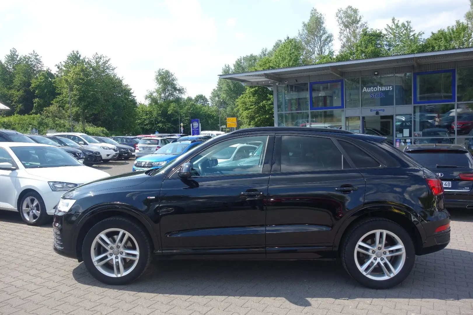 Audi Q3 sport quattro BOSE S line Чорний - 2