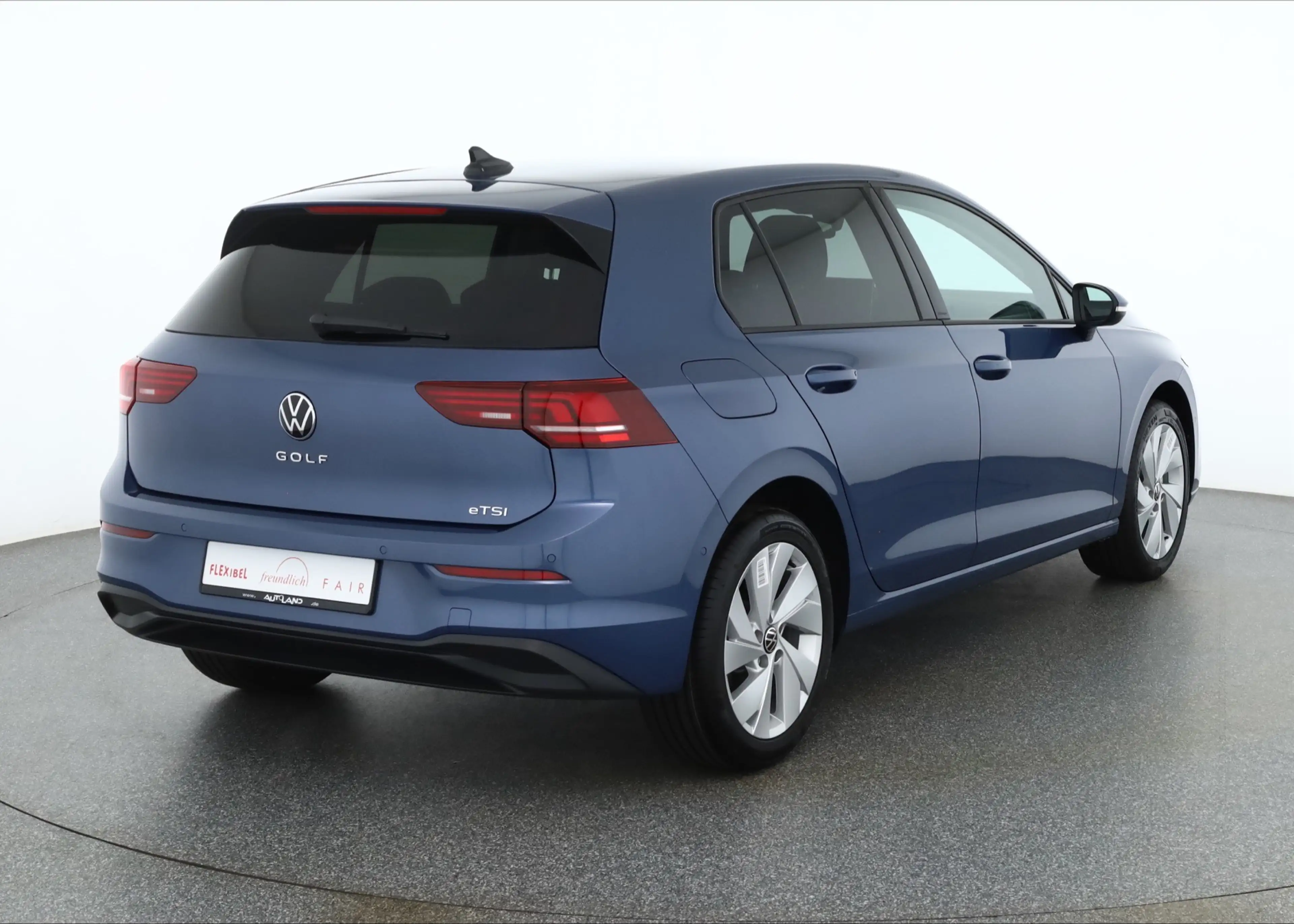 Volkswagen Golf VIII 1.5 eTSI DSG LED ACC Kamera — photo 5