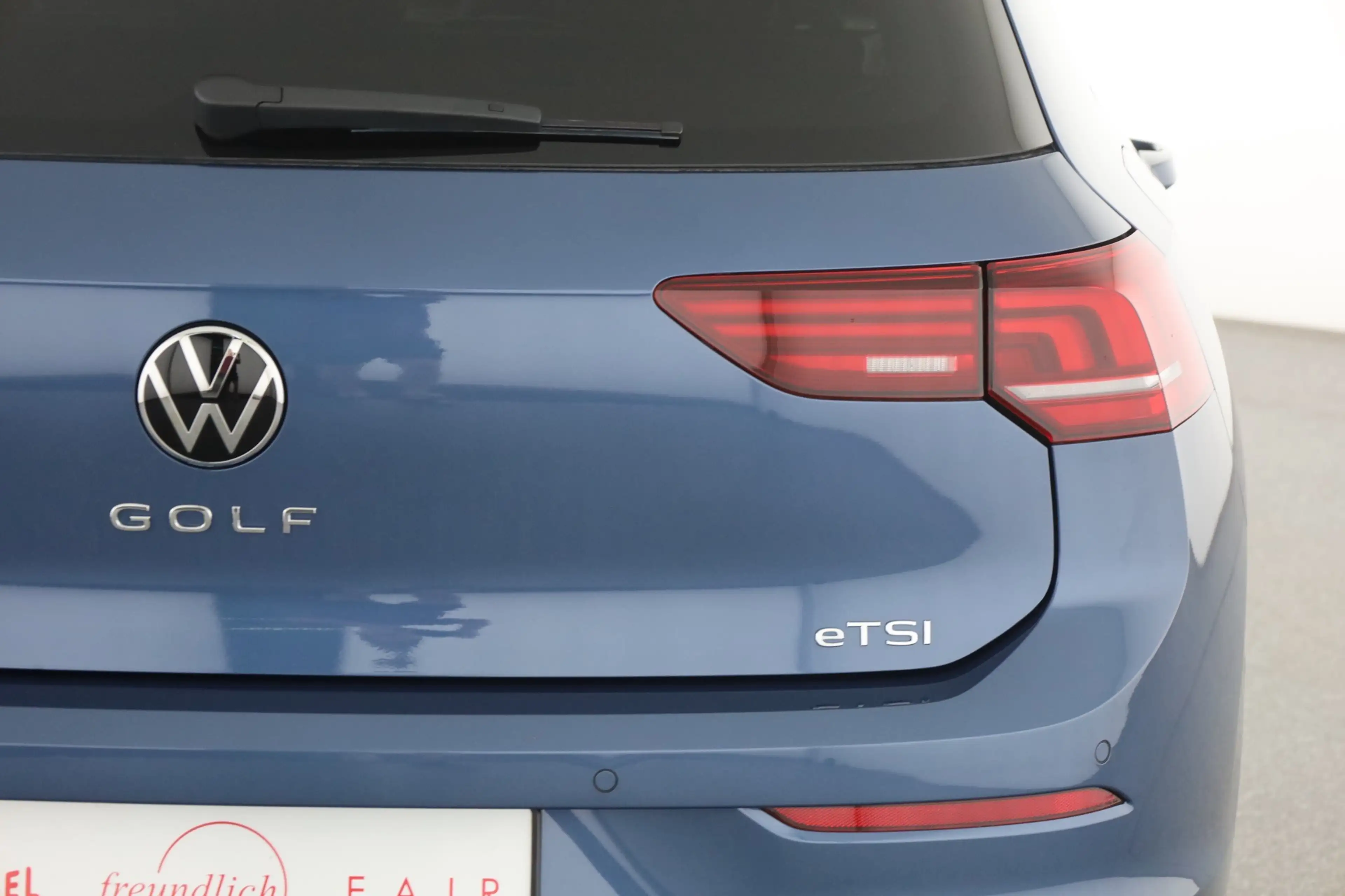 Volkswagen Golf VIII 1.5 eTSI DSG LED ACC Kamera — photo 28