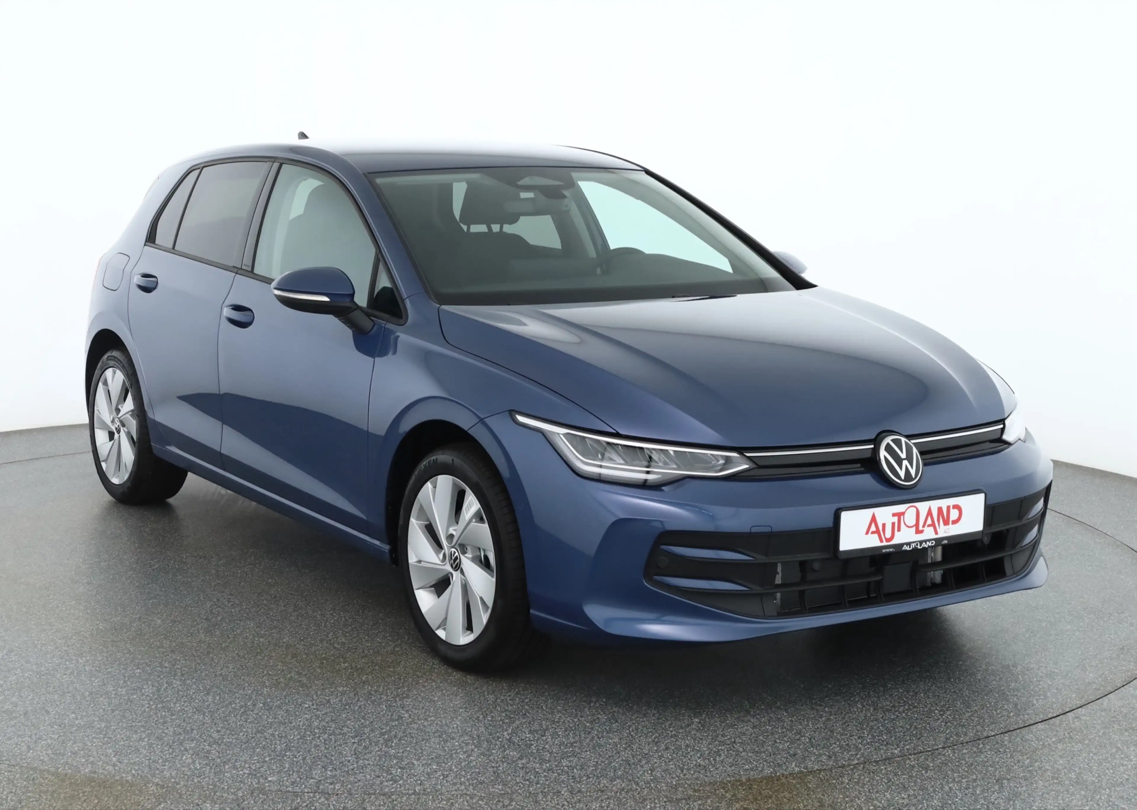 Volkswagen Golf VIII 1.5 eTSI DSG LED ACC Kamera — photo 7