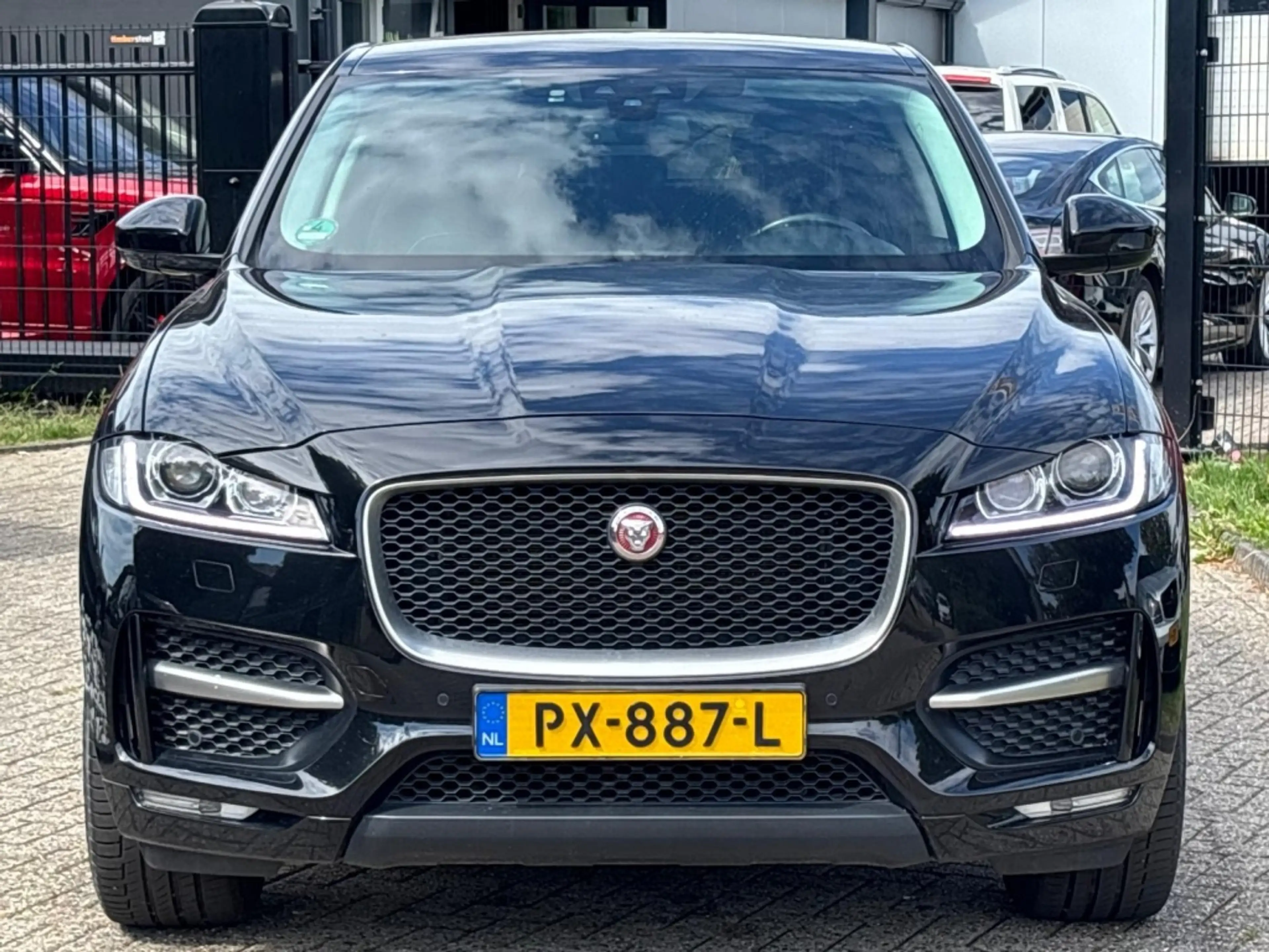 Jaguar F-Pace 2.0 Portfolio AWD 25d 2017 EXPORTPRIJS EX BPM — photo 2