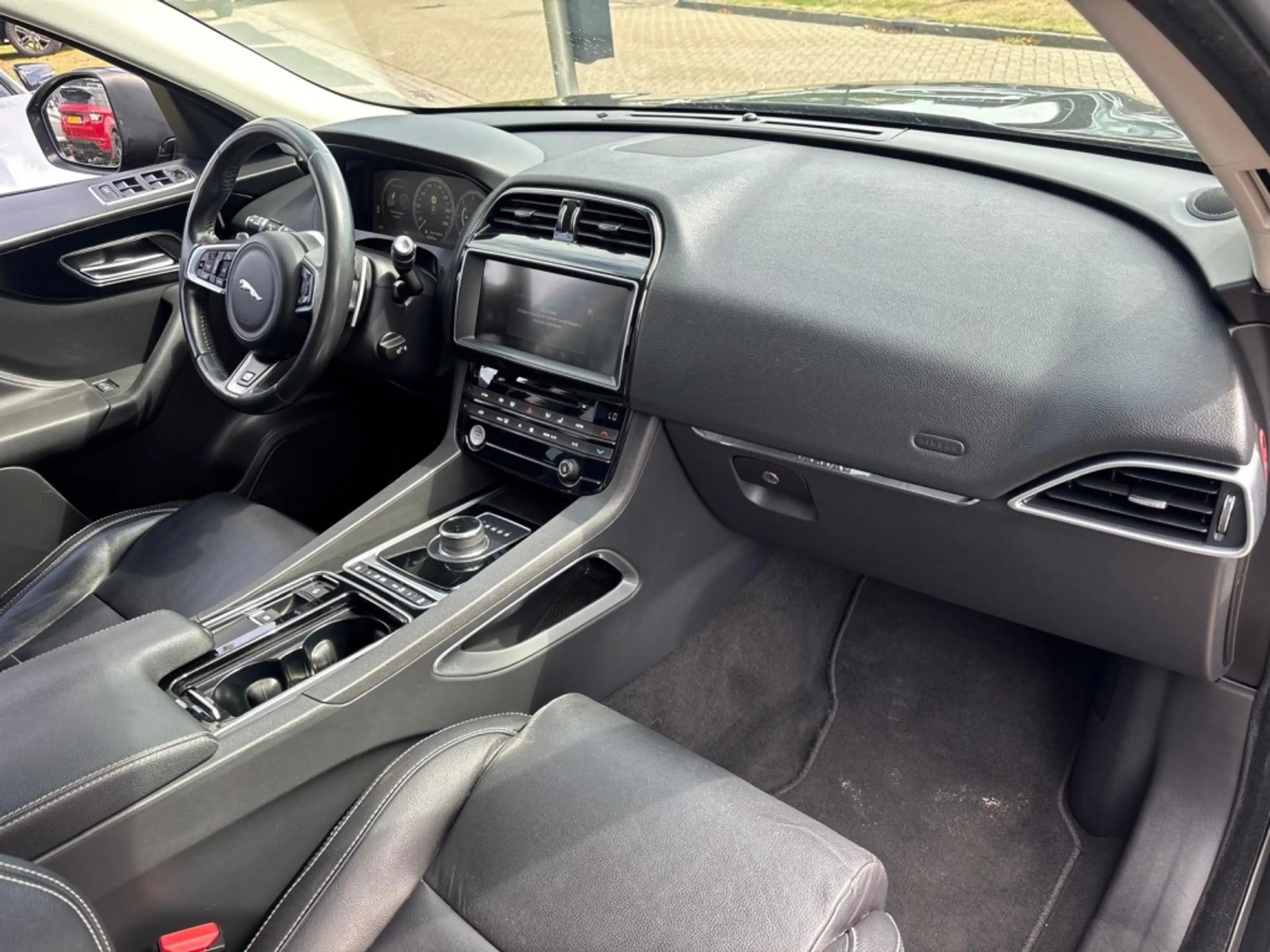 Jaguar F-Pace 2.0 Portfolio AWD 25d 2017 EXPORTPRIJS EX BPM — photo 8