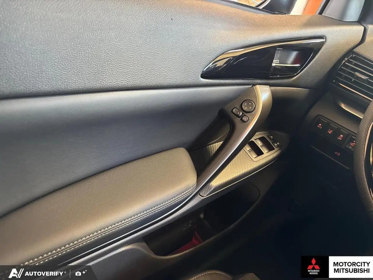 Mitsubishi Eclipse Cross снимка Mitsubishi Eclipse Cross