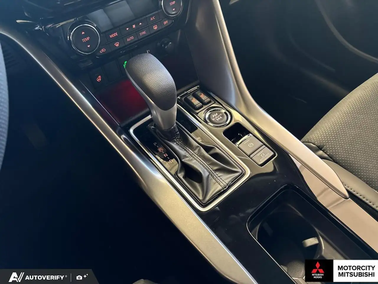 Mitsubishi Eclipse Cross снимка Mitsubishi Eclipse Cross