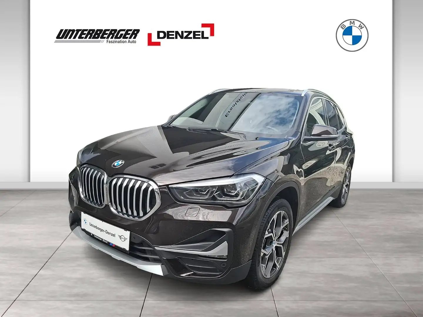 BMW X1 xDrive18d Braun - 1