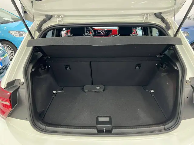 Volkswagen Polo view 15
