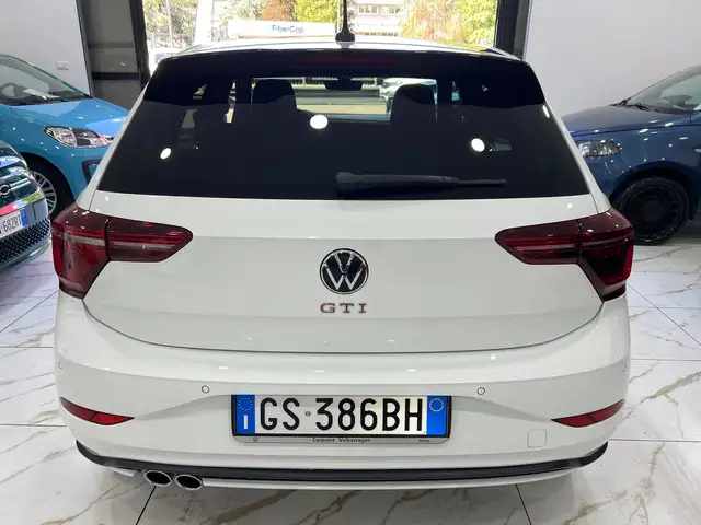Volkswagen Polo view 4