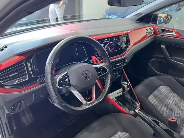 Volkswagen Polo view 8