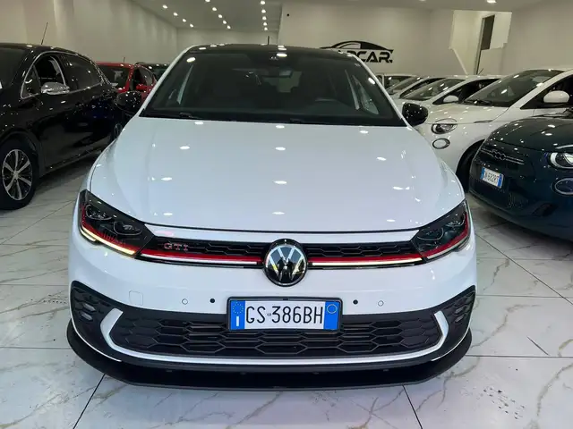 Volkswagen Polo view 2
