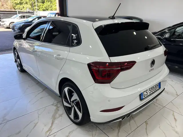 Volkswagen Polo view 3