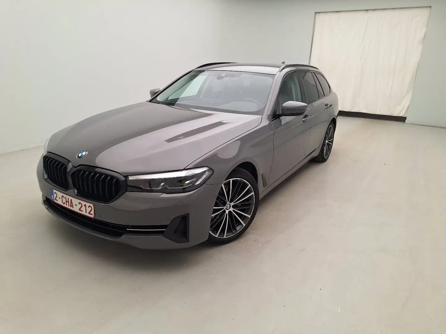 BMW 518 dA Touring Sportline CUIR-LED-NAVI-19'-COCKPIT Gris - 2