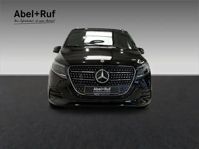 Mercedes-Benz V 300 view 2