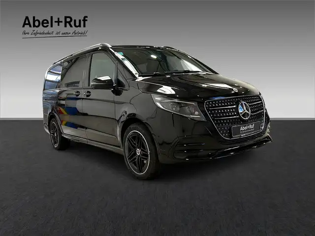 Mercedes-Benz V 300 view 3