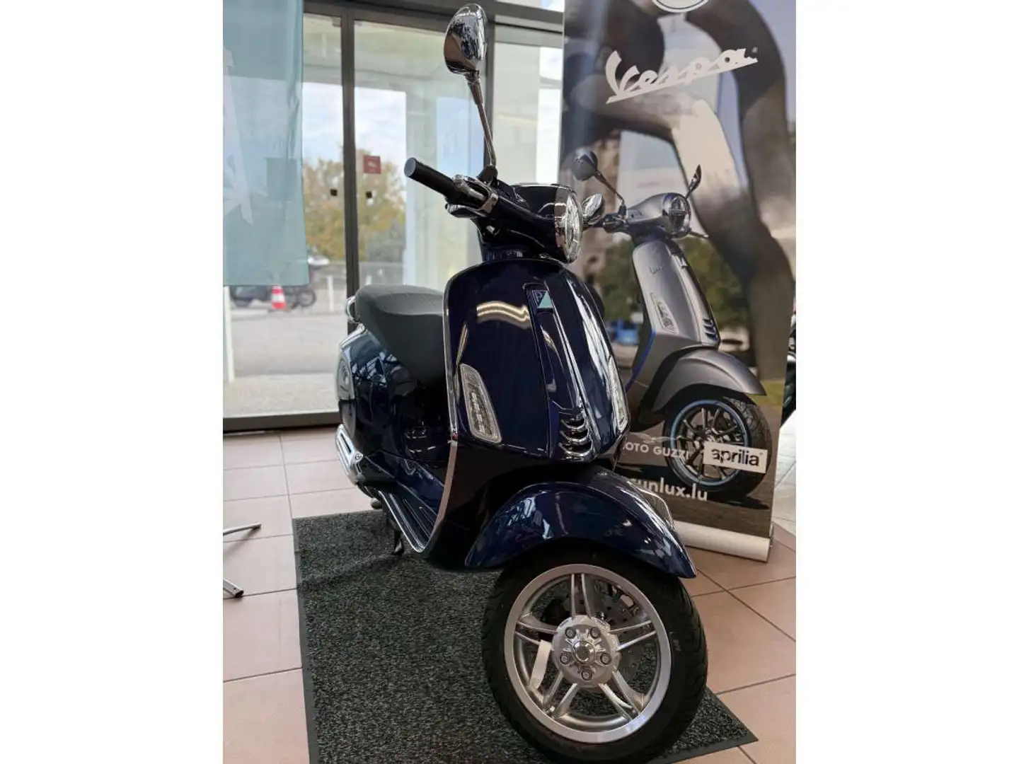Vespa Primavera 50 Wit - 1