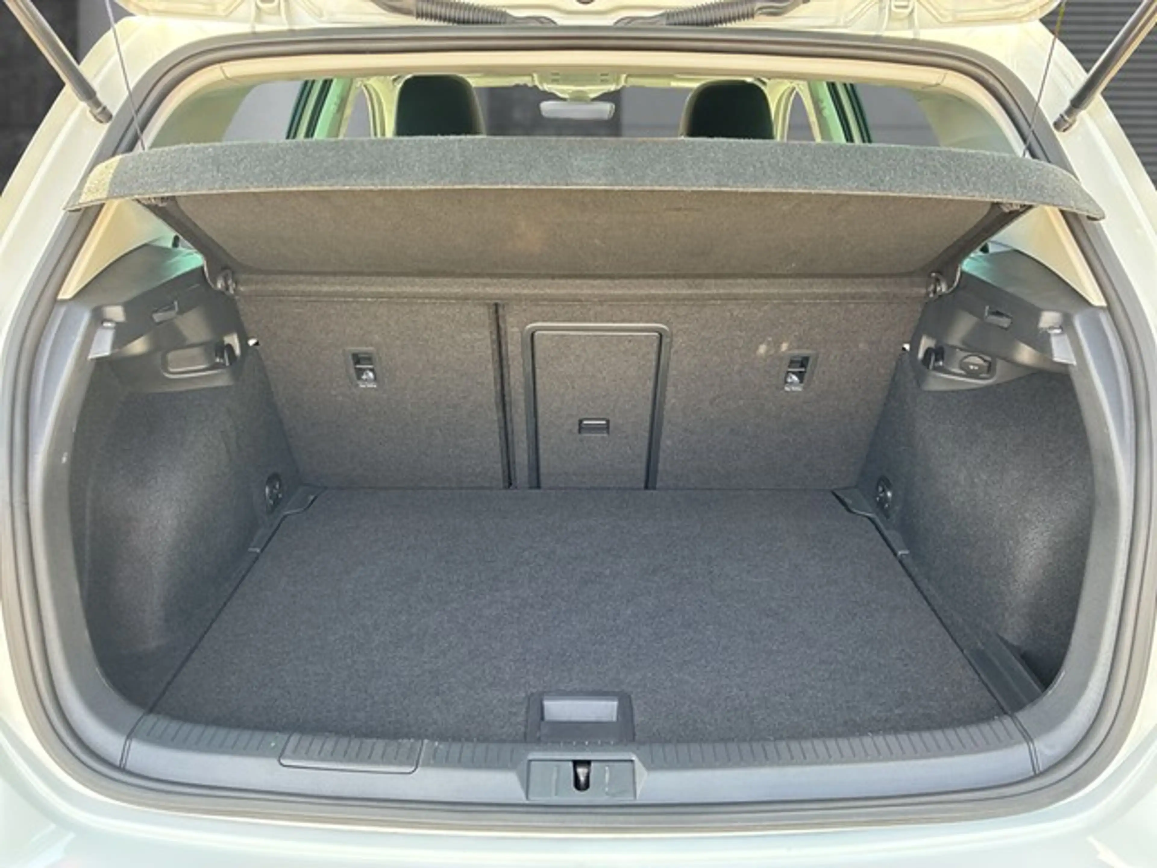 Volkswagen Golf VII Lim. IQ.DRIVE 1.5 TSI DSG*AHK*NAVI* — photo 7
