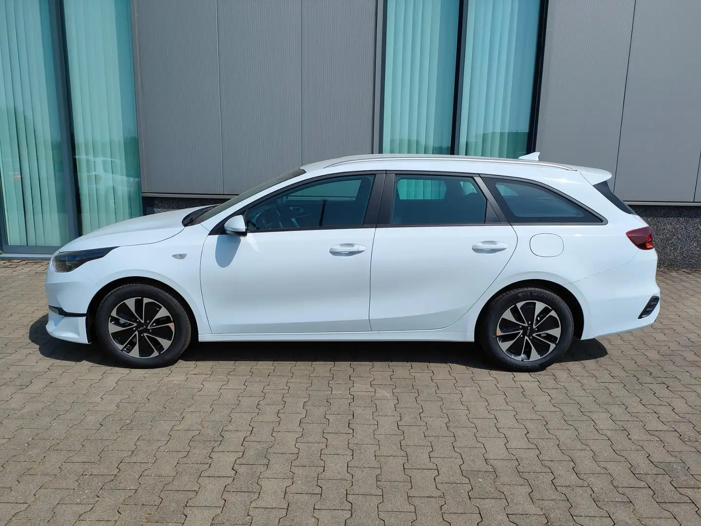 Kia Ceed SW / cee'd SW Sportswagon Spin 1.5 T-GDI 140PS 6-Gang, Weiß, ... Weiß - 2