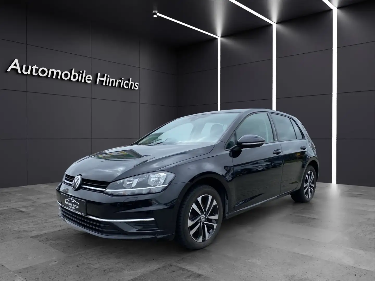 Volkswagen Golf VII Lim. IQ.DRIVE +ACC Schwarz - 1