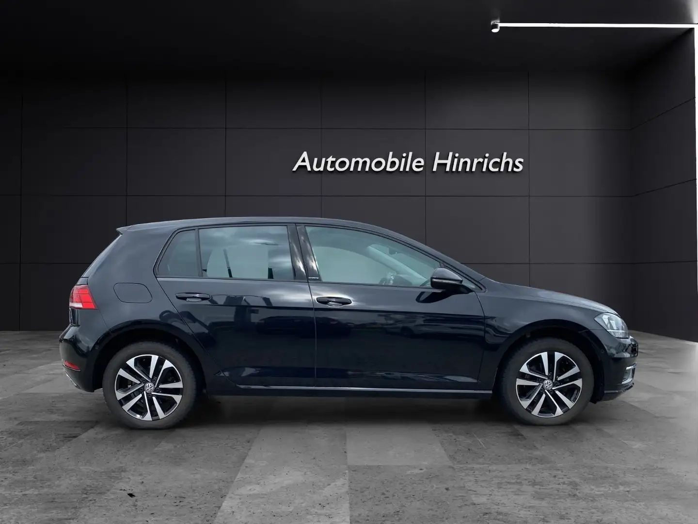 Volkswagen Golf VII Lim. IQ.DRIVE +ACC Schwarz - 2