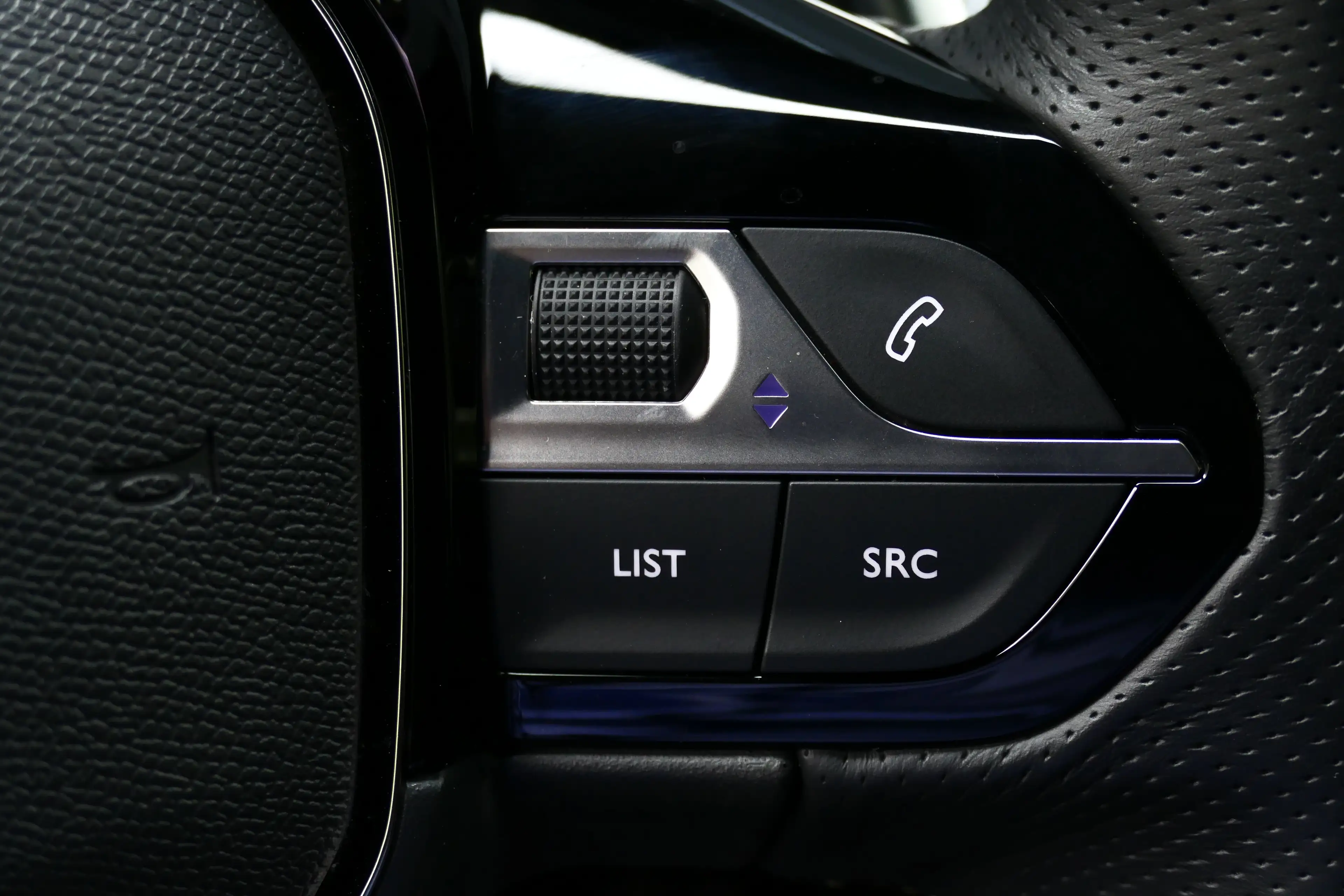 Peugeot 208 1.2 HYBRID 145PK GT AUTOMAAT / CAMERA V+A / FULL-L — photo 22