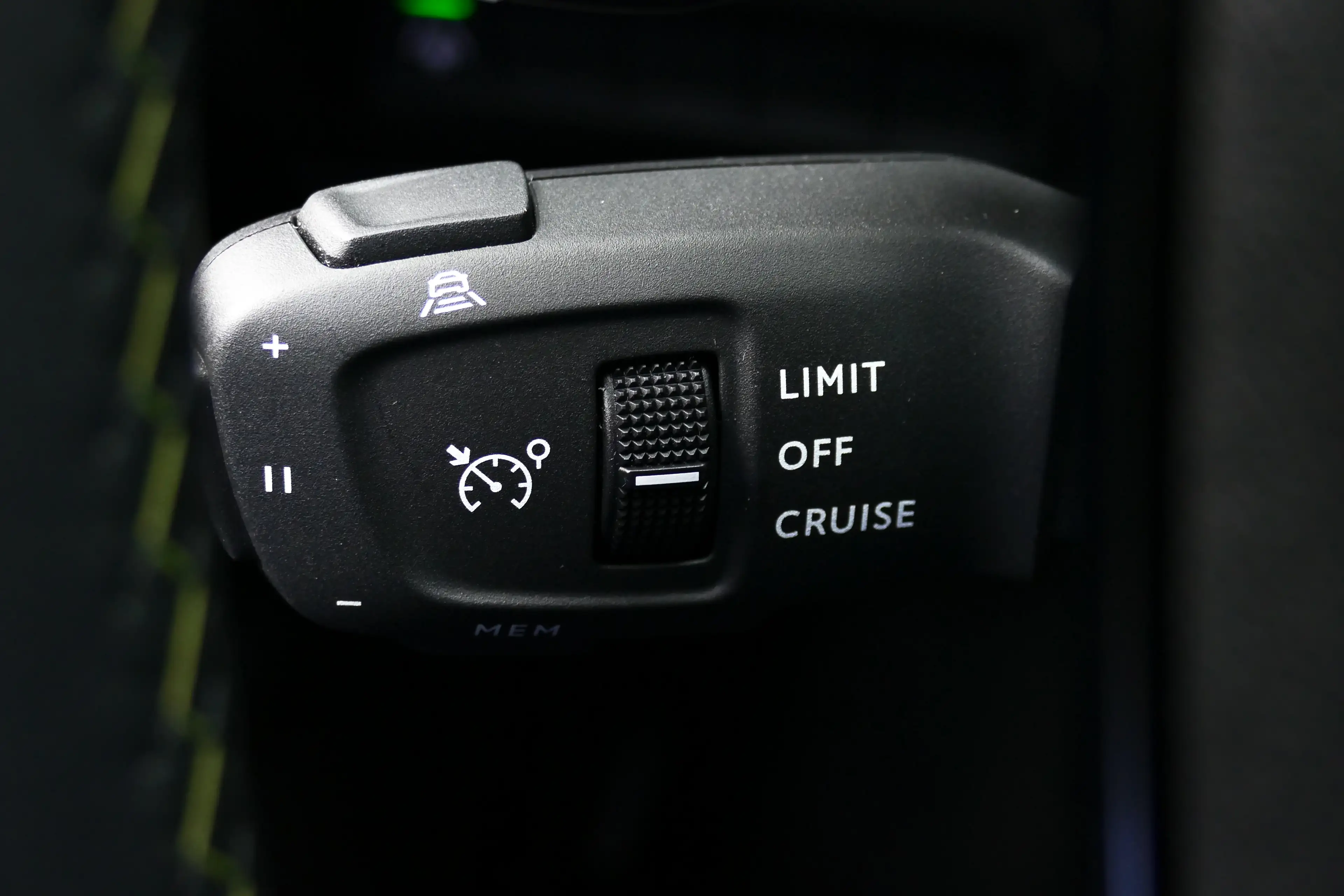 Peugeot 208 1.2 HYBRID 145PK GT AUTOMAAT / CAMERA V+A / FULL-L — photo 19