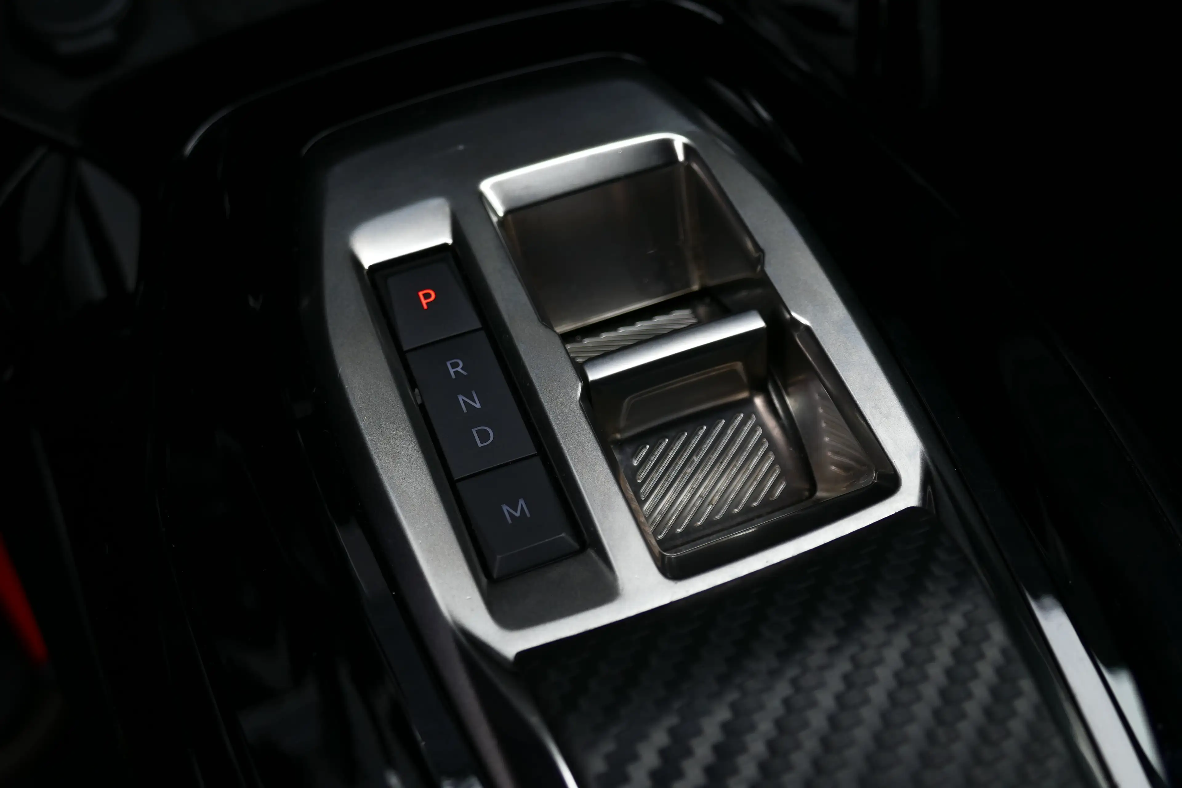 Peugeot 208 1.2 HYBRID 145PK GT AUTOMAAT / CAMERA V+A / FULL-L — photo 30