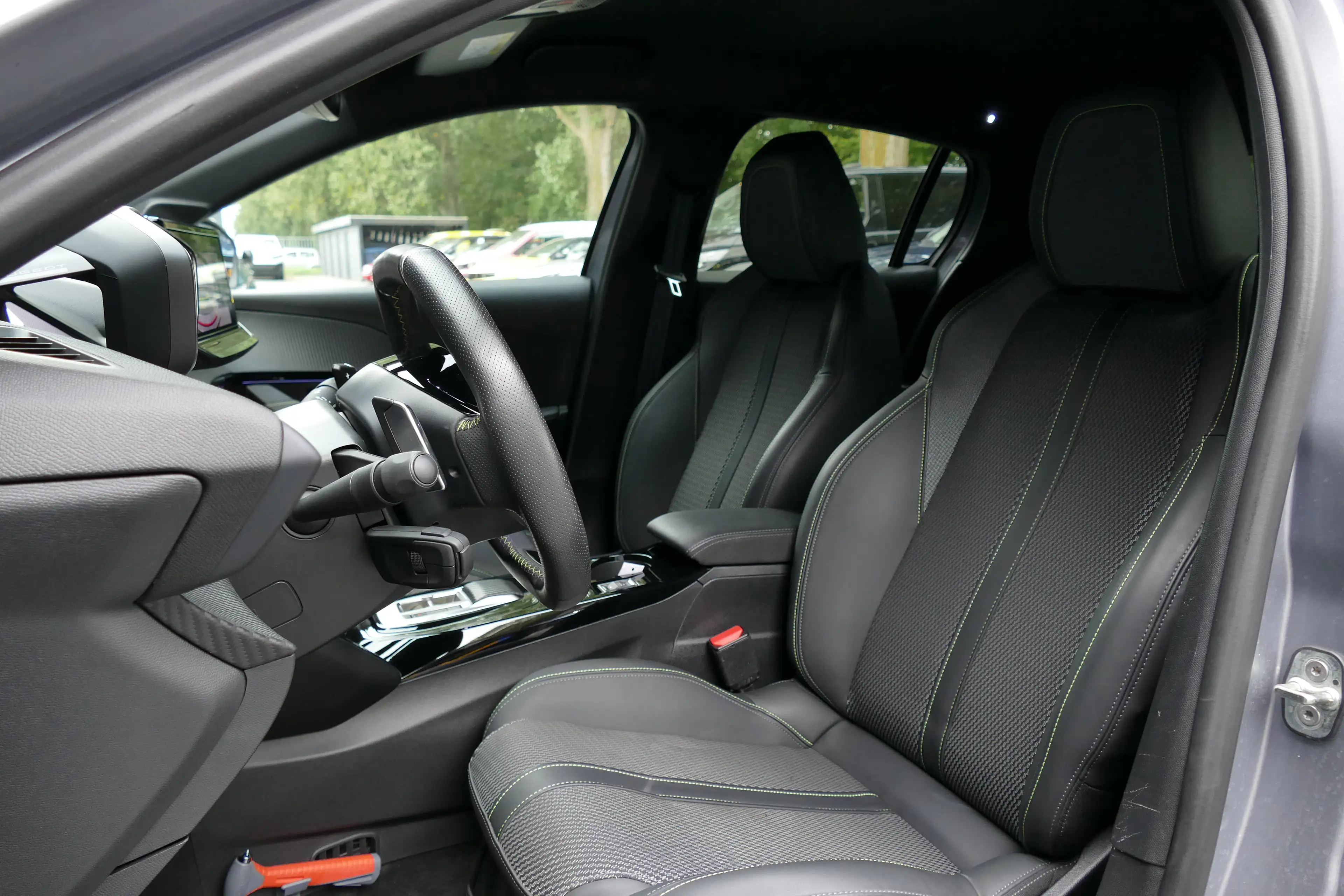 Peugeot 208 1.2 HYBRID 145PK GT AUTOMAAT / CAMERA V+A / FULL-L — photo 16
