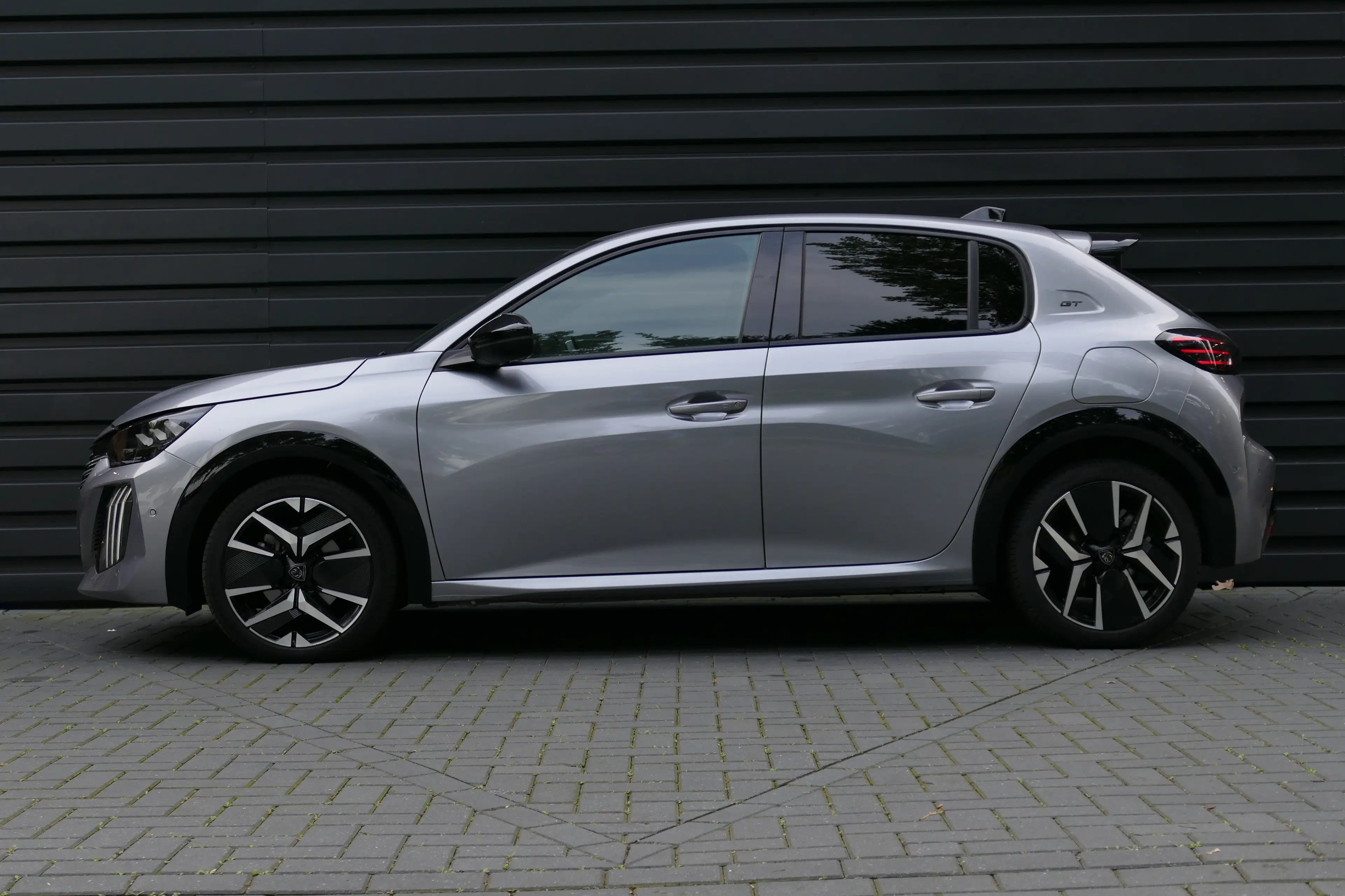 Peugeot 208 1.2 HYBRID 145PK GT AUTOMAAT / CAMERA V+A / FULL-L — photo 2