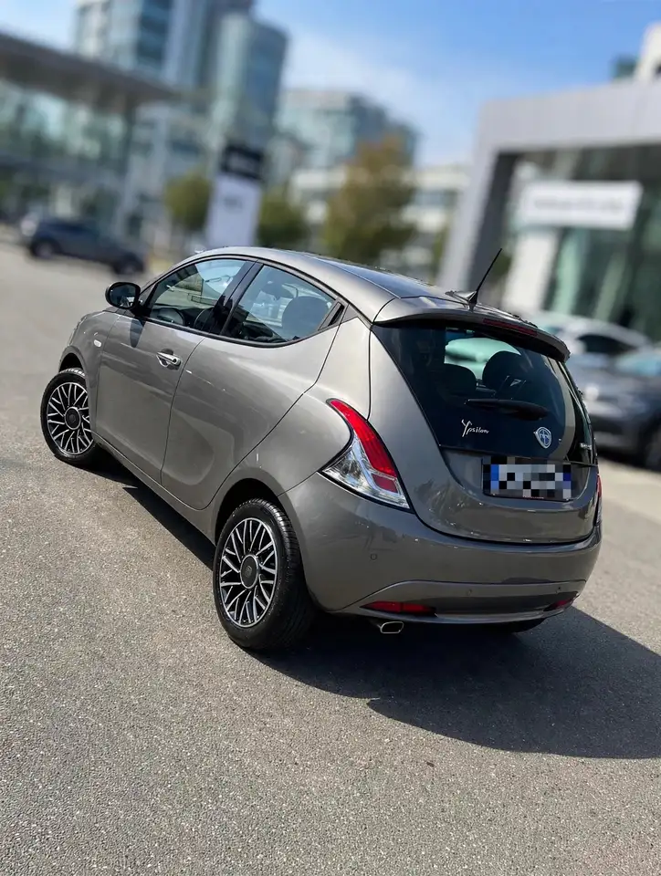 Lancia Ypsilon 2022